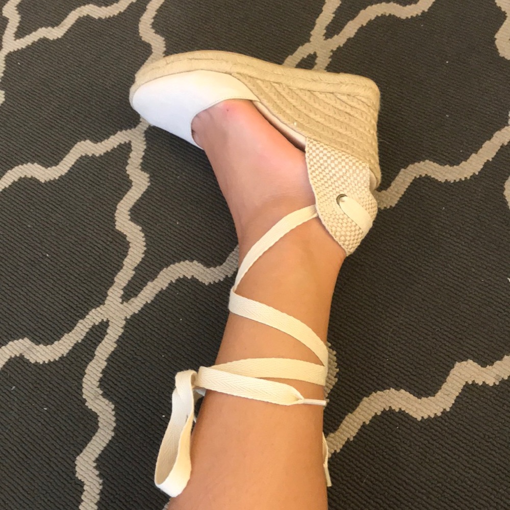 Soludos size 7, cream colored, wedge espadrille